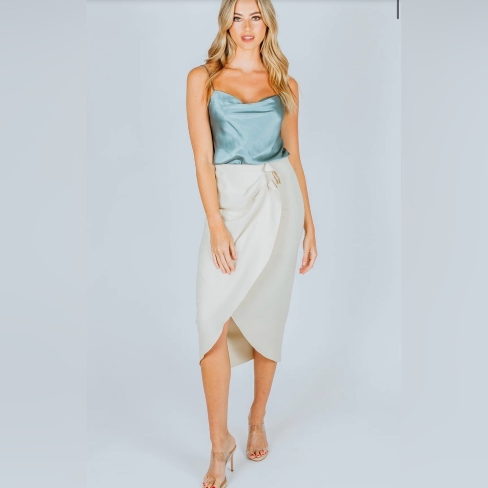 NWT IRO Minilya Gathered Midi Skirt in Mastic. Size 38 French, US Size 10